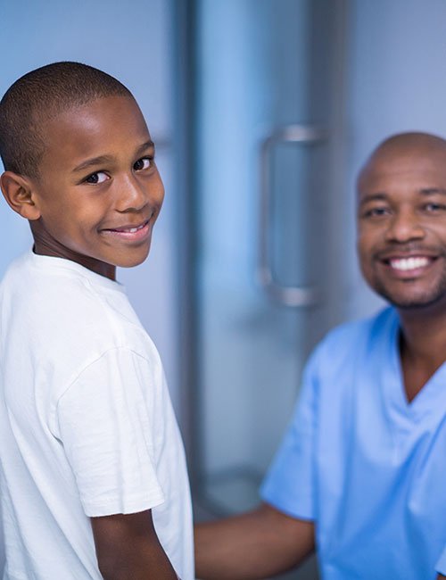 portrait-smiling-doctor-patient