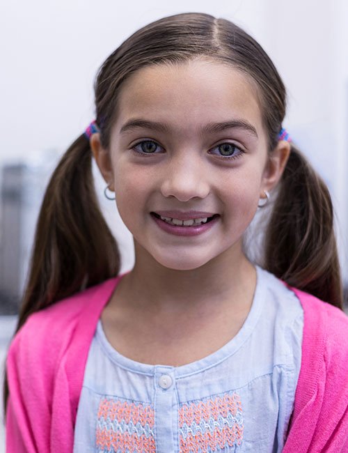 smiling-girl-dental-clinic